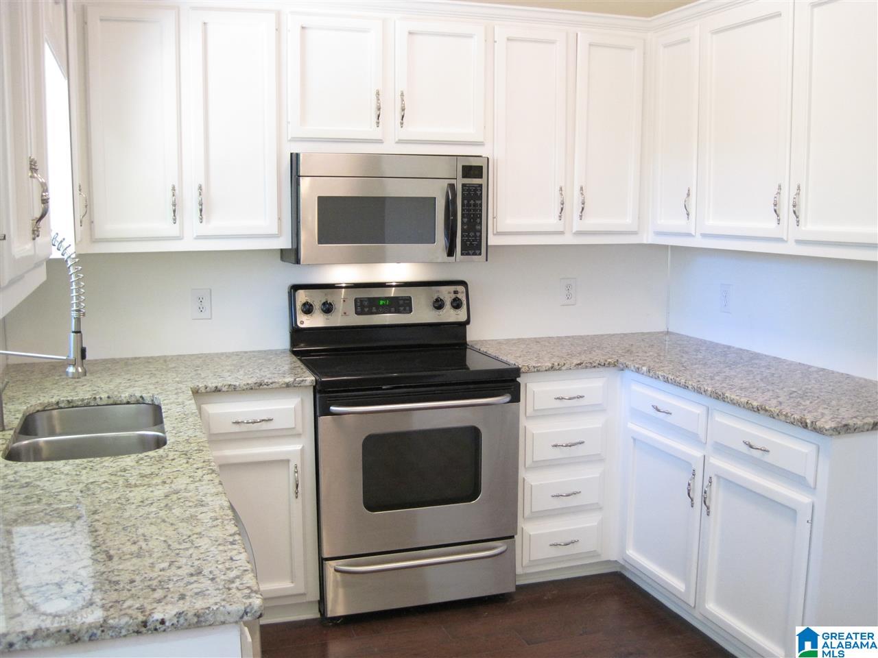 145 Ashford Lane Alabaster, AL 35007 - Photo 10 of 48
