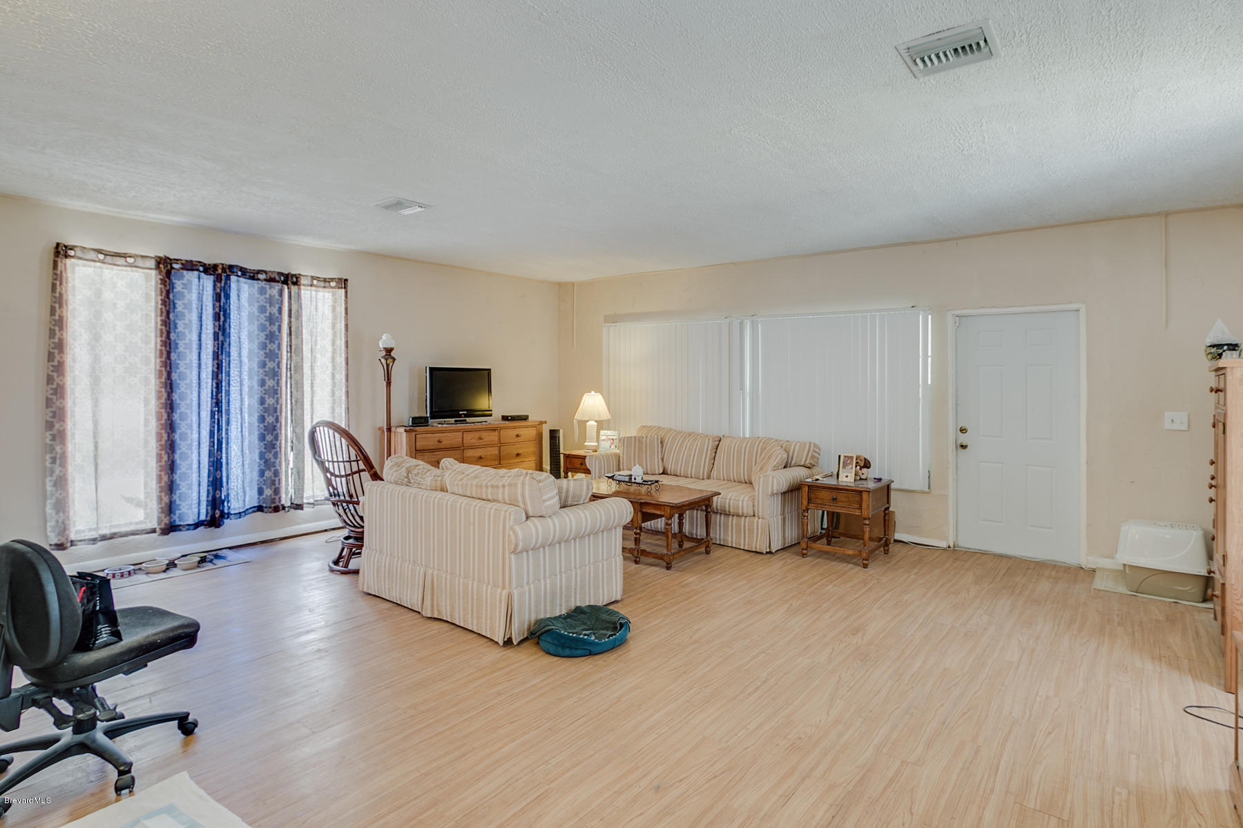 1097 Knecht Road Northeast Palm Bay, FL 32905 - Photo 13 of 46 1097 Knecht Road NE-37