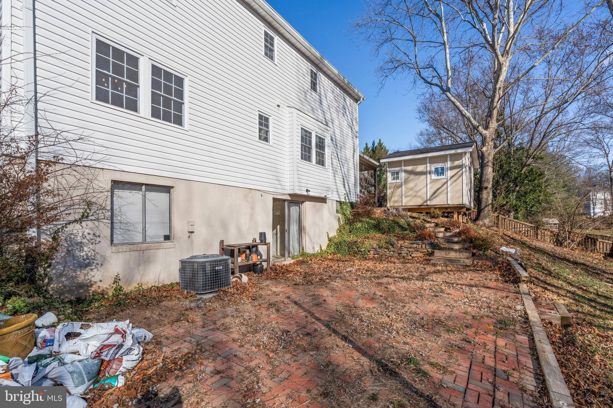 9060 Brook Ford Road Burke, VA 22015 - Photo 35 of 46