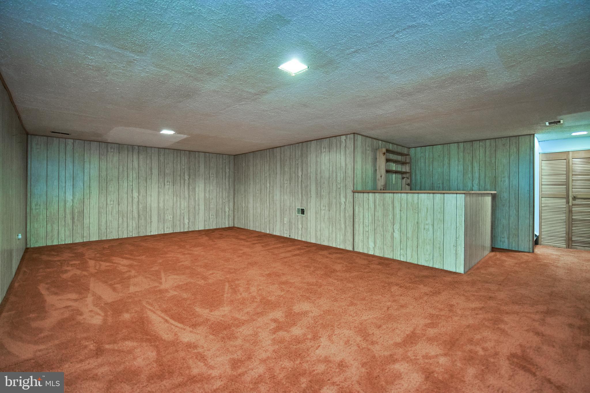 9512 Burning Branch Road Burke, VA 22015 - Photo 26 of 30 Recreation Room with Bar Area