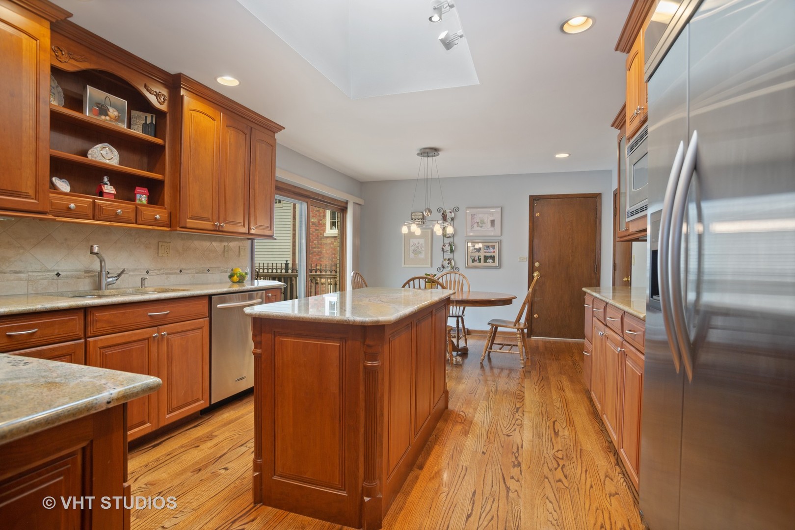 112 Wisner Street Park Ridge, IL 60068 - Photo 4 of 19