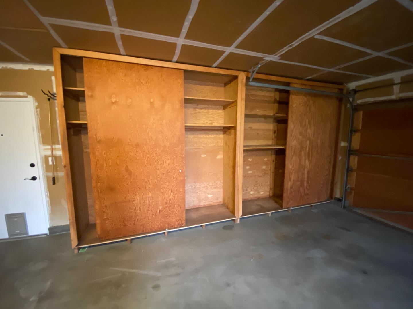 727 Montecito Way Salinas, CA 93901 - Photo 14 of 19 a view of an empty room with a empty space