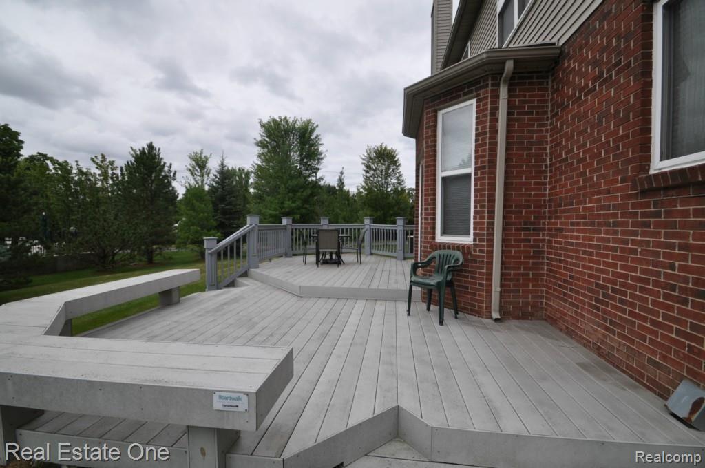 618 East Nawakwa Road Rochester, MI 48307 - Photo 26 of 30 25.jpg