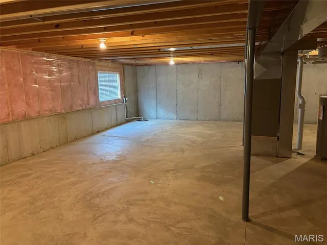 $1,900 | 22 Tennis Court, Foristell, MO 63348