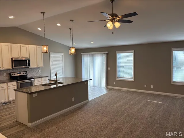 $1,900 | 22 Tennis Court, Foristell, MO 63348