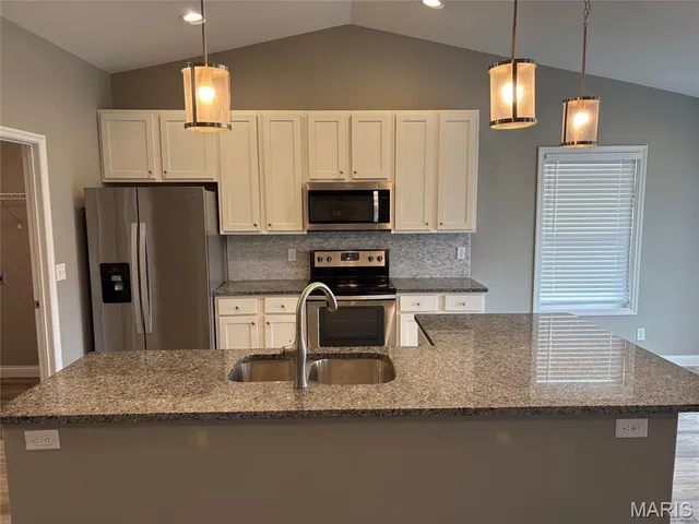 $1,900 | 22 Tennis Court, Foristell, MO 63348