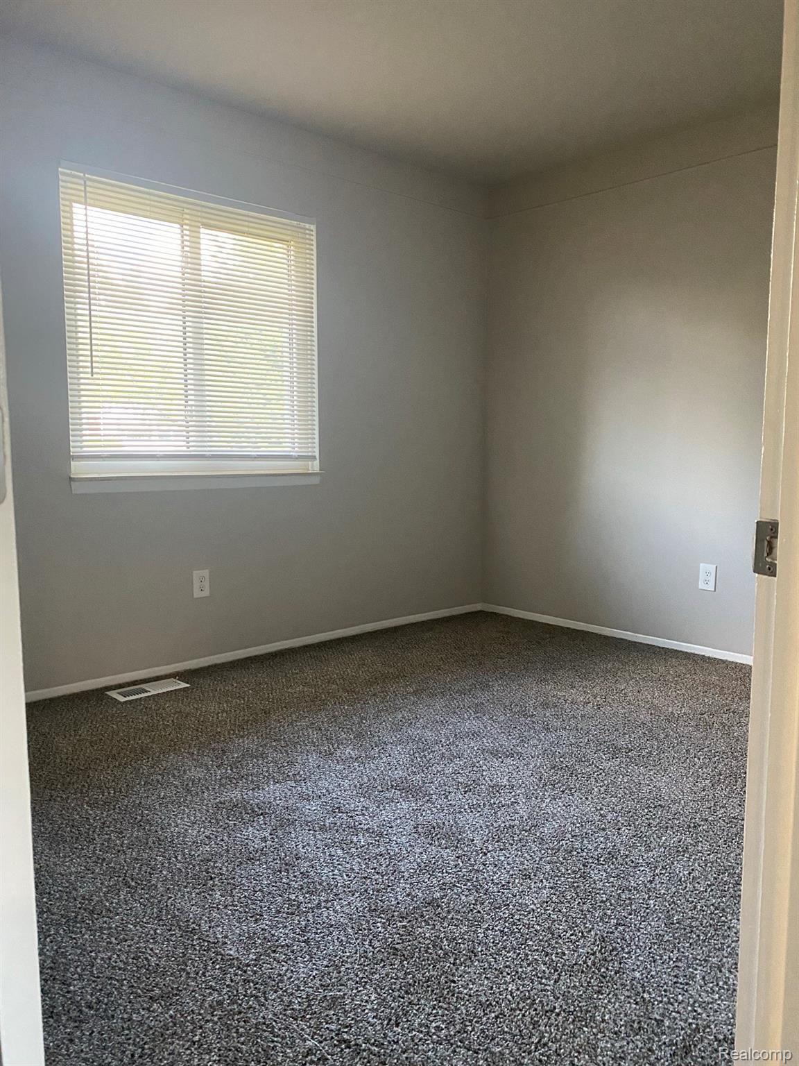 23006 Roxana Avenue Eastpointe, MI 48021 - Photo 11 of 19 IMG_3216.JPEG