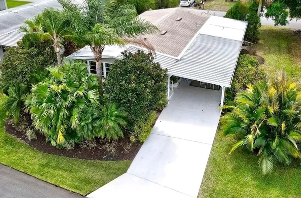 $269,900 | 923 Evergreen Street, Barefoot Bay, FL 32976