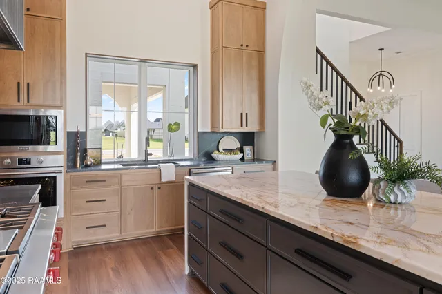 $1,068,500 | 207 Sabal Bnd Drive, Youngsville, LA 70592