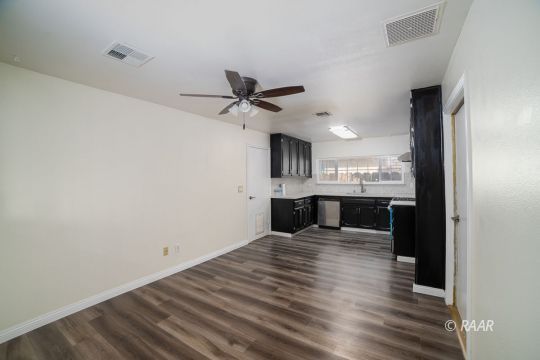 409 South Fountain Street Ridgecrest, CA 93555 - Photo 7 of 23