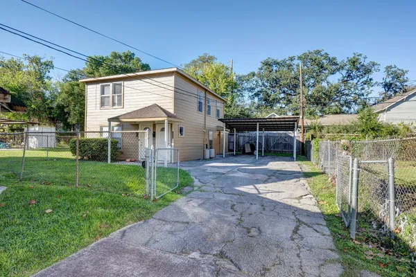 $1,350 | 814 1/2 West 21st Street, Unit UPPR, Houston, TX 77008