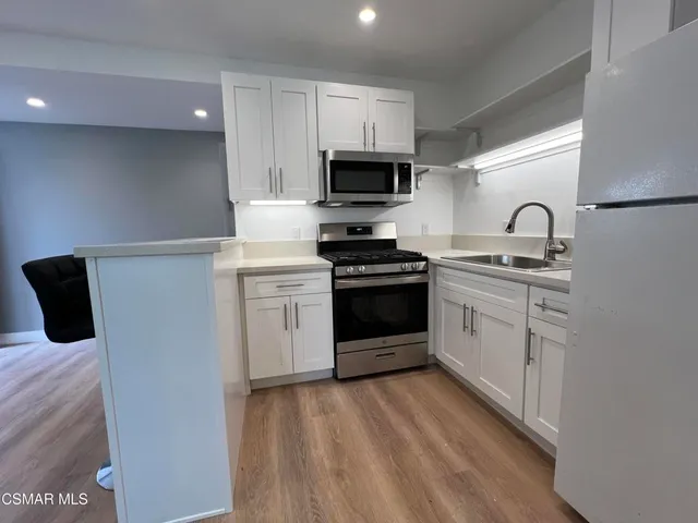 $2,000 | 1666 1/2 Stoddard Avenue, Thousand Oaks, CA 91360