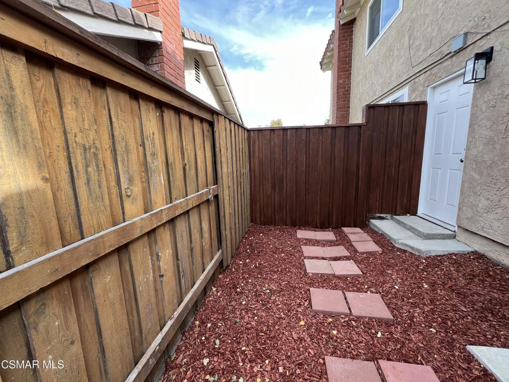 1666 1/2 Stoddard Avenue Thousand Oaks, CA 91360 - Photo 16 of 17 a view of a pathway