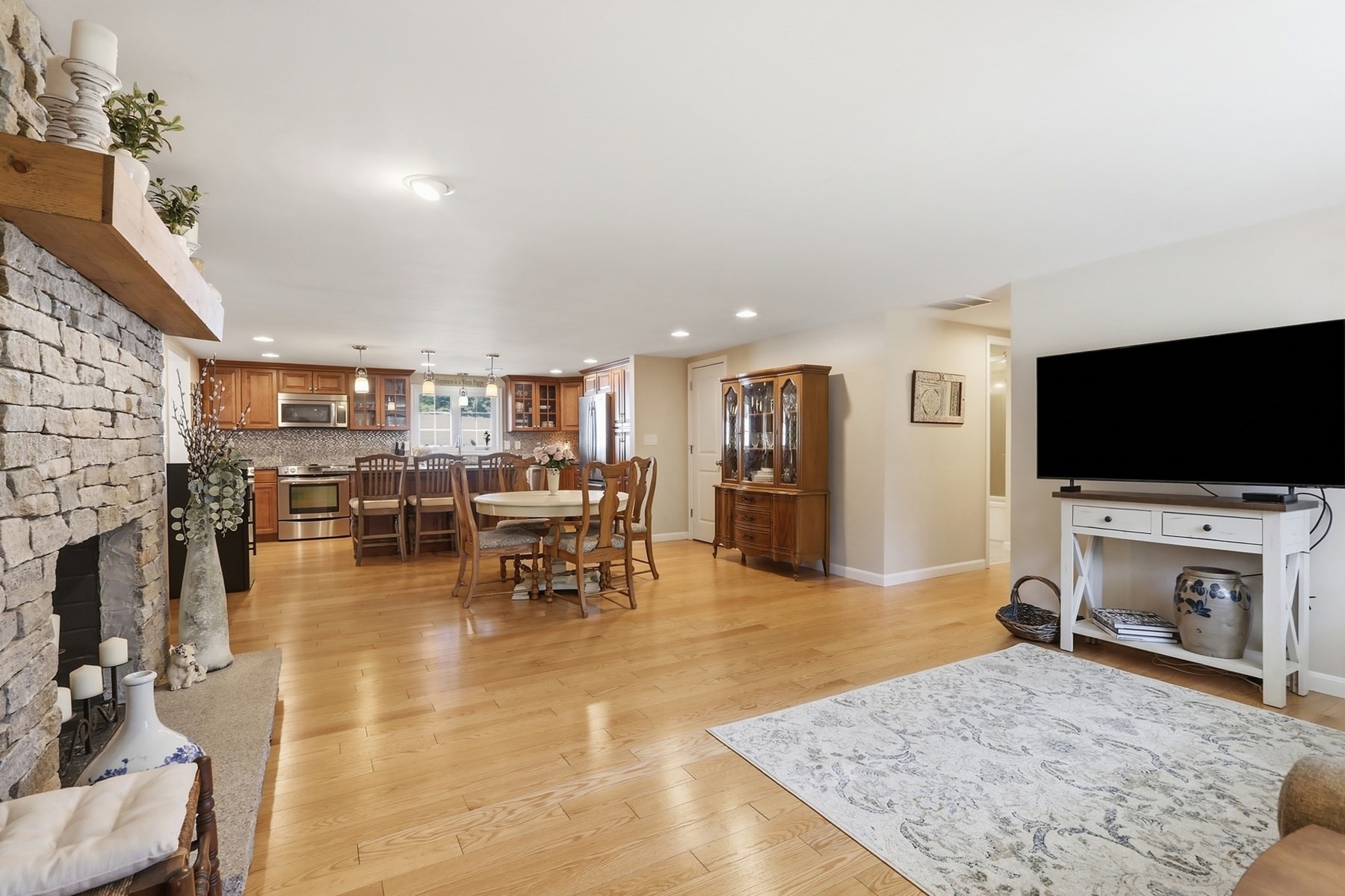 33 Westwind Road Andover, MA 01810 - Photo 9 of 29 Gallery Image 9