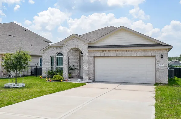 $350,000 | 279 Shoreview Drive, Conroe, TX 77303