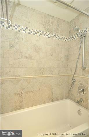 9111 Kirkdale Road Bethesda, MD 20817 - Photo 2 of 30 Bath