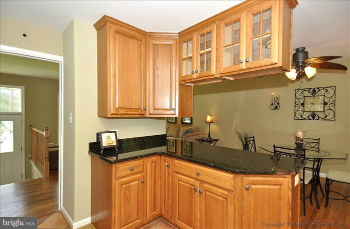 9111 Kirkdale Road Bethesda, MD 20817 - Photo 12 of 30 Kitchen