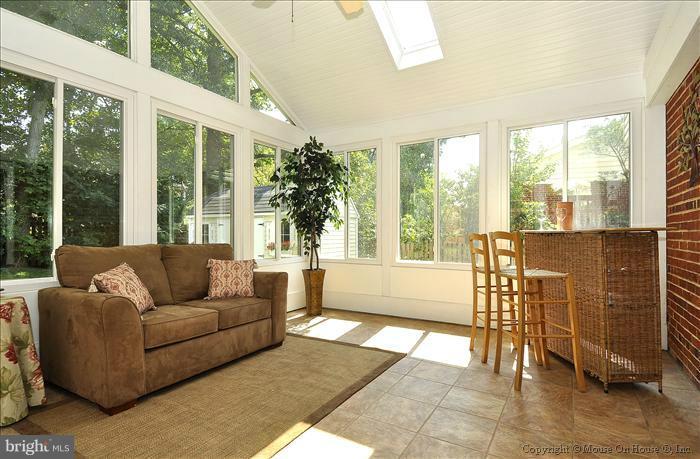 9111 Kirkdale Road Bethesda, MD 20817 - Photo 18 of 30 Interior (General)