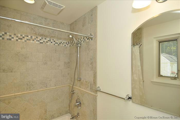 9111 Kirkdale Road Bethesda, MD 20817 - Photo 28 of 30 Bath
