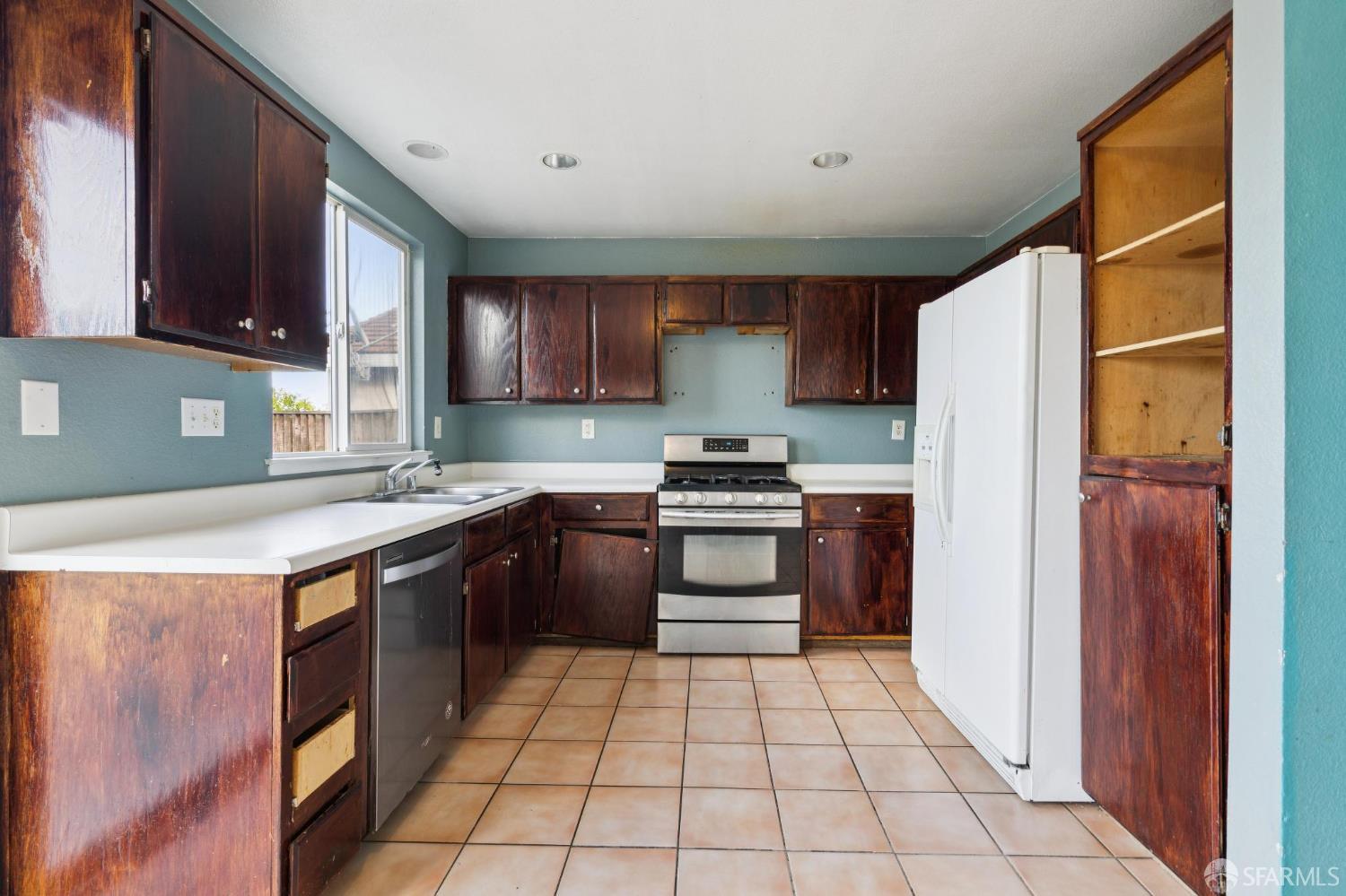 1157 Rockspring Way Antioch, CA 94531 - Photo 15 of 39