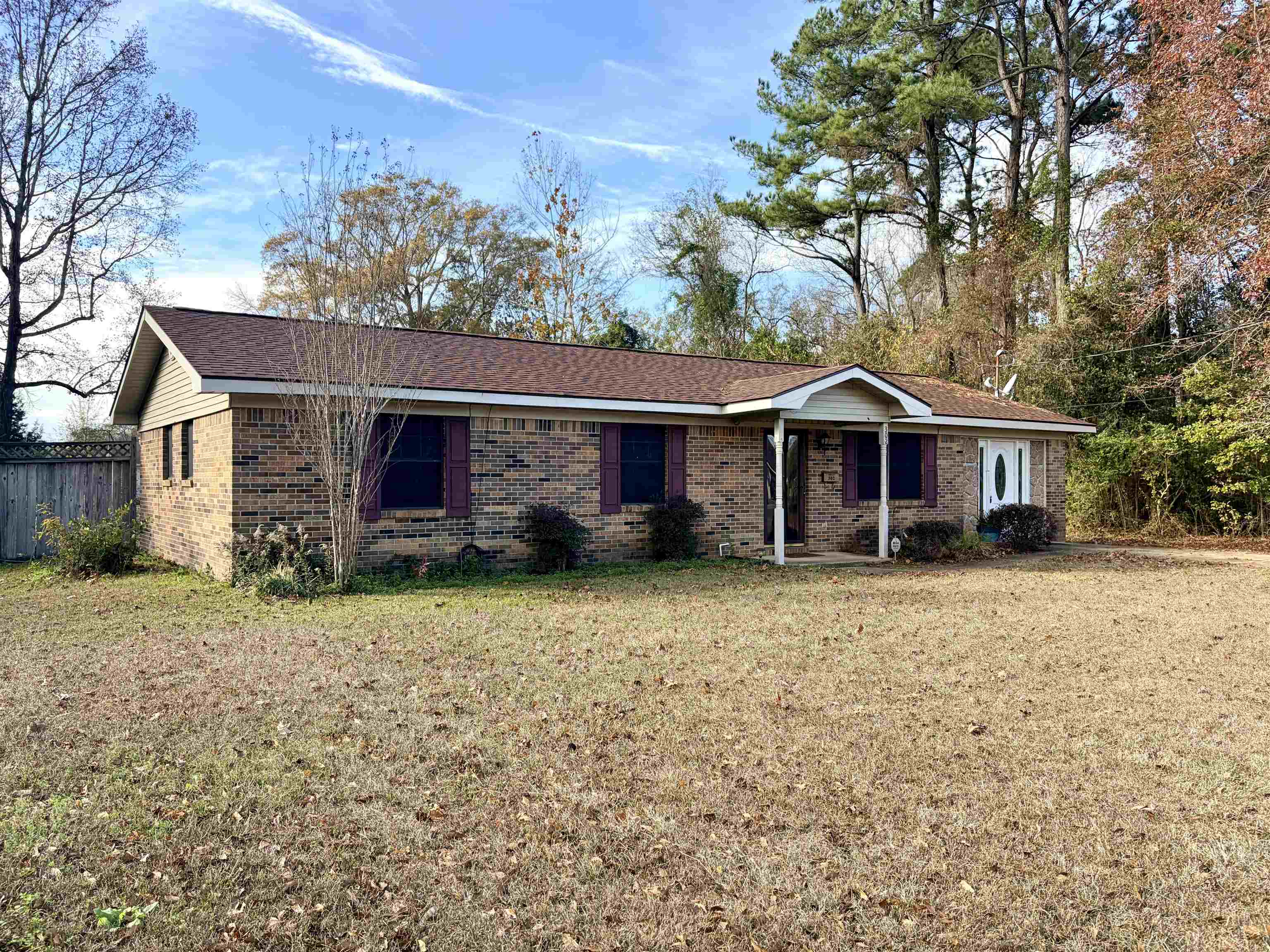 302 Woodlawn Avenue Atmore, AL 36502 - Photo 1 of 15 Front Of Structure