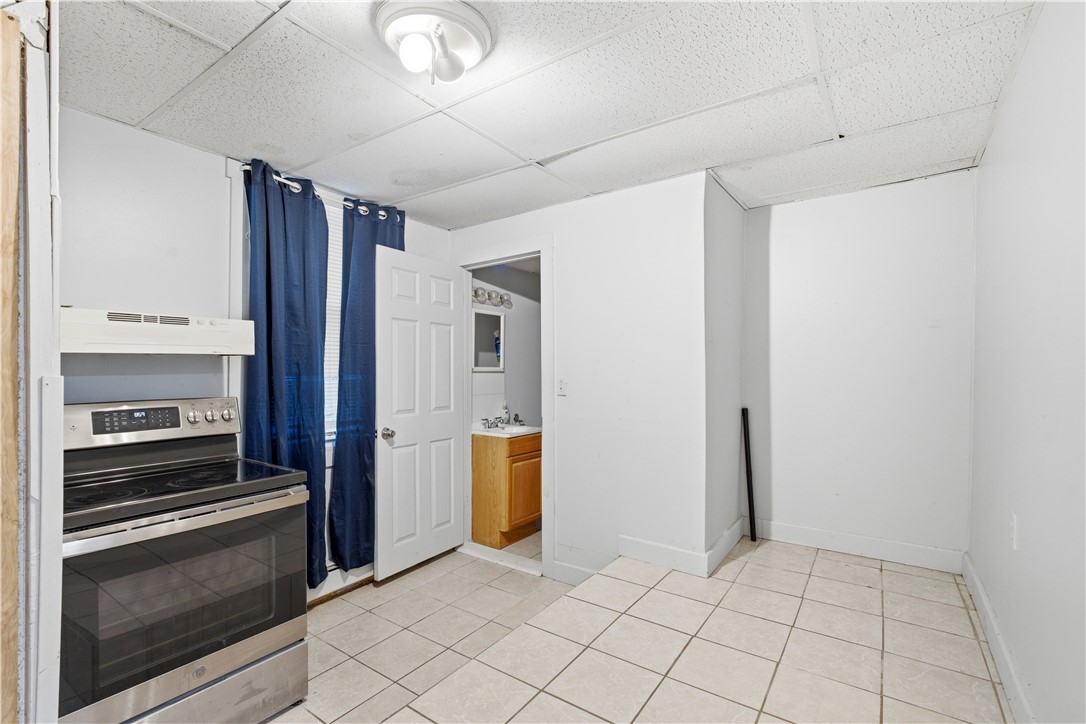 127 Meadow Street Pawtucket, RI 02860 - Photo 19 of 37