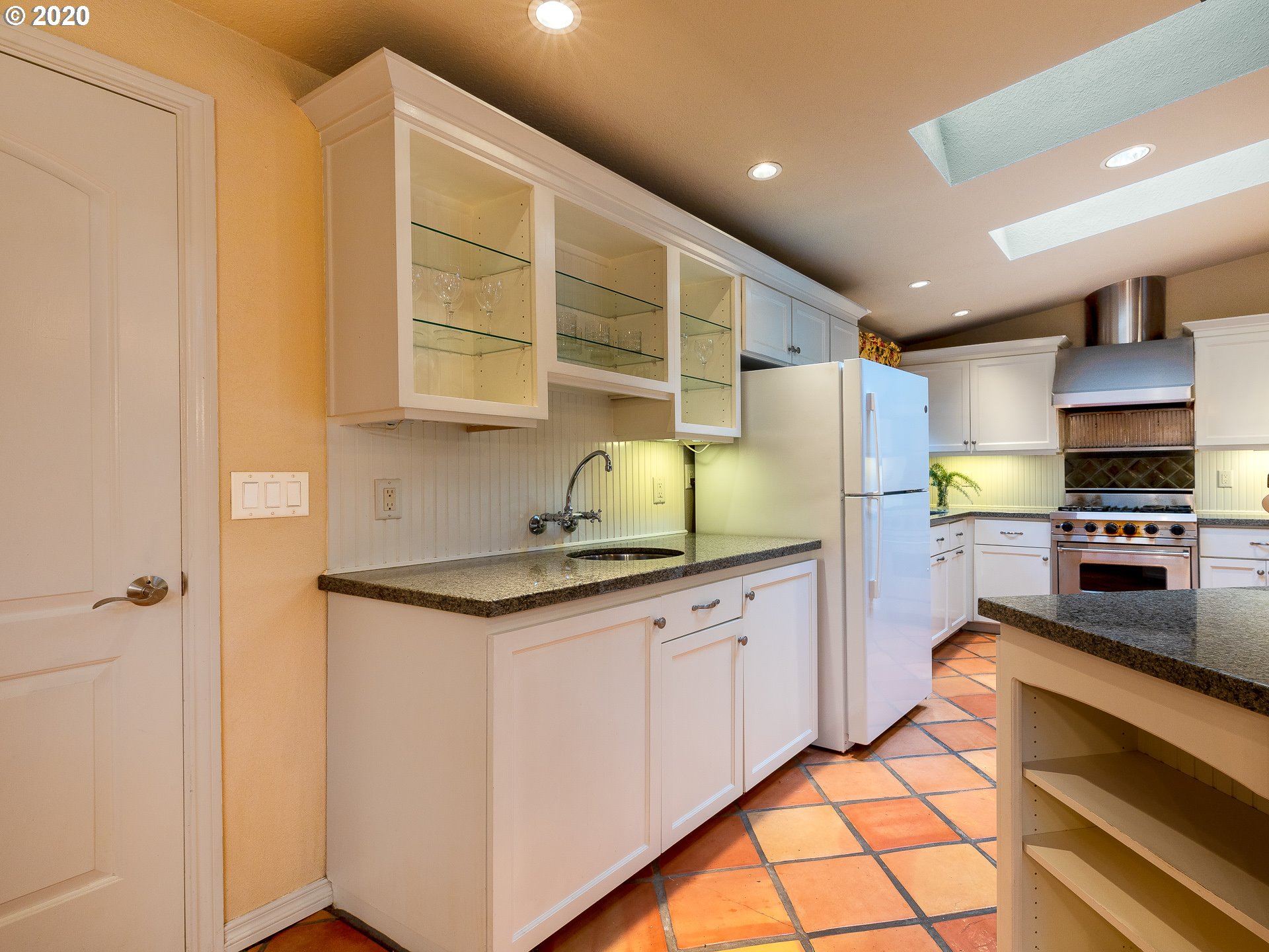 5814 Southwest Multnomah Boulevard Portland, OR 97219 - Photo 12 of 29 Gallery Image 12
