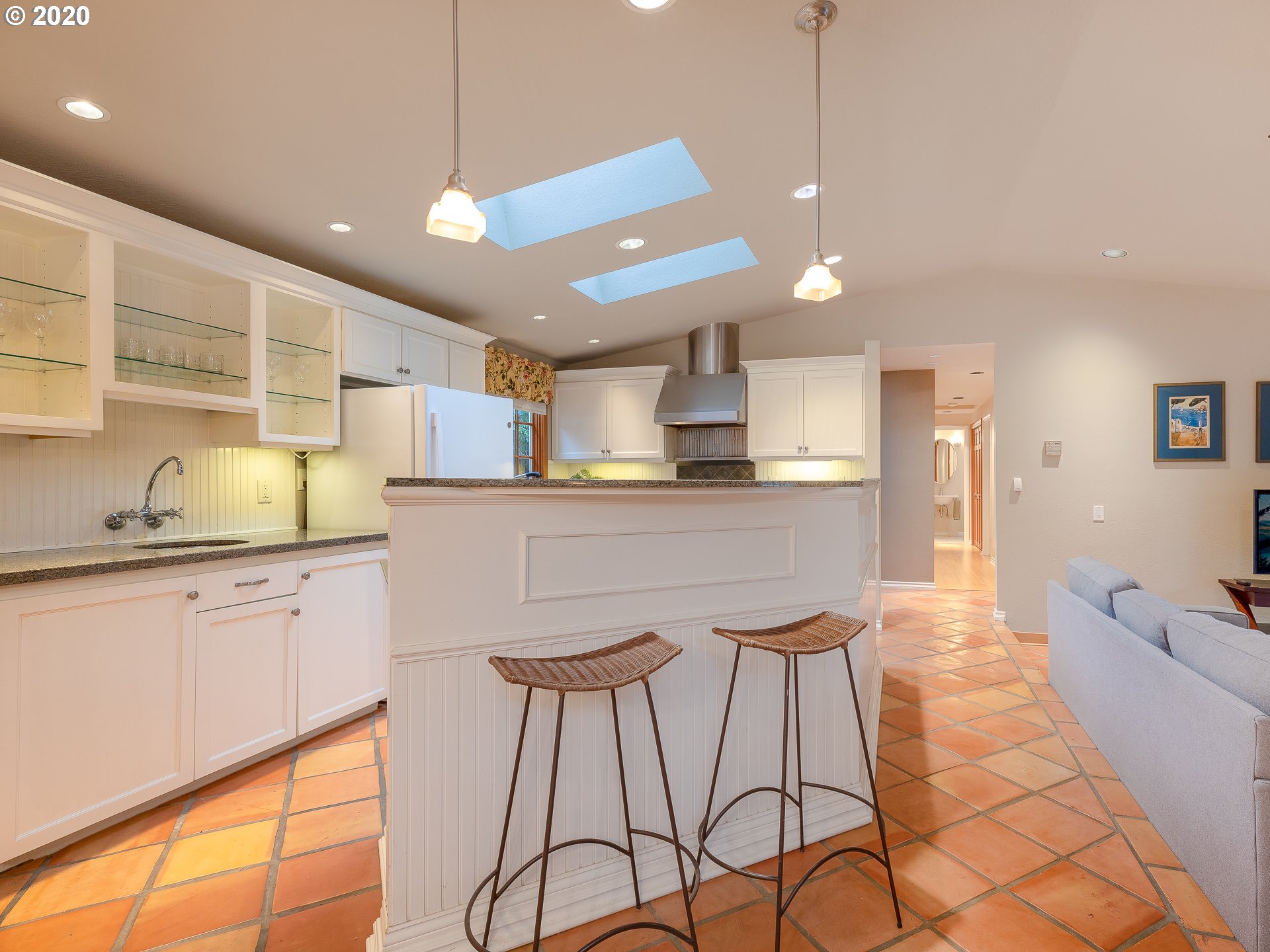 5814 Southwest Multnomah Boulevard Portland, OR 97219 - Photo 5 of 29 Gallery Image 5
