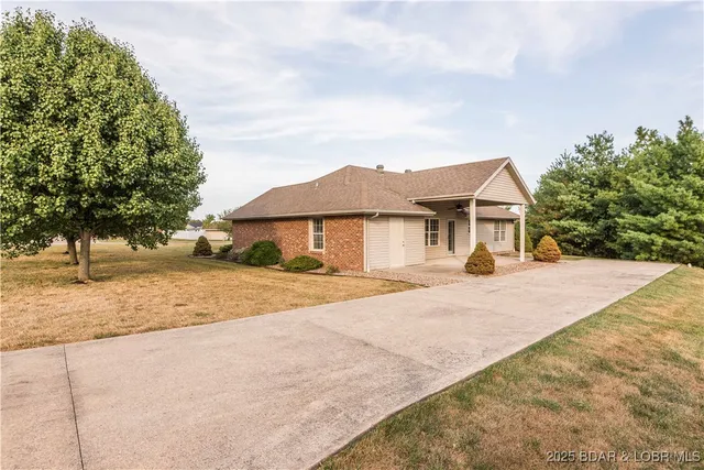 $325,000 | 205 Venus Street, Holts Summit, MO 65043