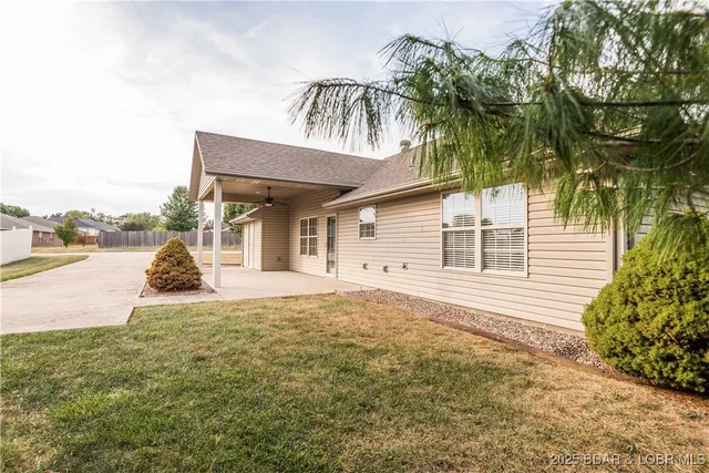 $325,000 | 205 Venus Street, Holts Summit, MO 65043