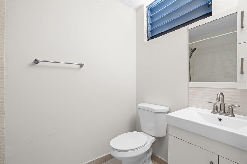 D D Condor Guaynabo, PR 00969 - Photo 13 of 16