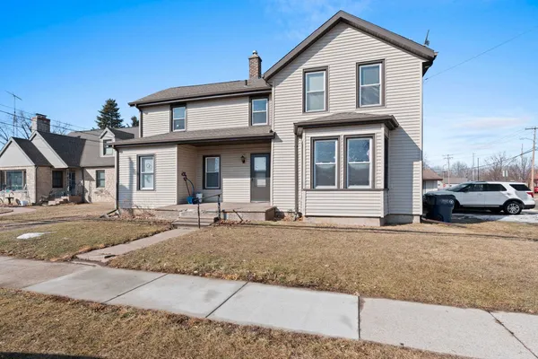 $249,900 | 36 South Clinton Avenue, Clintonville, WI 54929