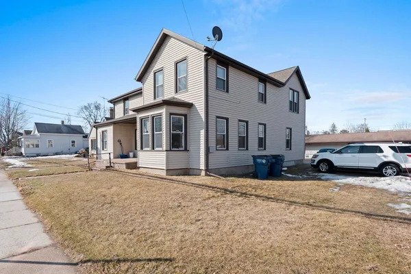 $249,900 | 36 South Clinton Avenue, Clintonville, WI 54929