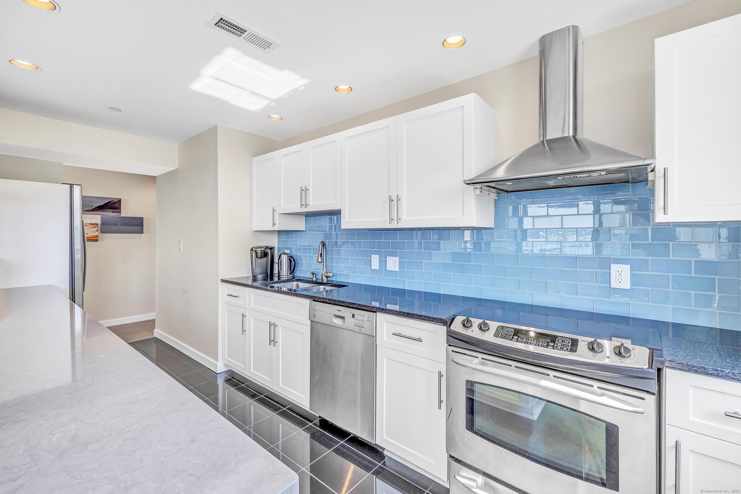 26 Cove Avenue, Unit 2D Norwalk, CT 06855 - Photo 13 of 33