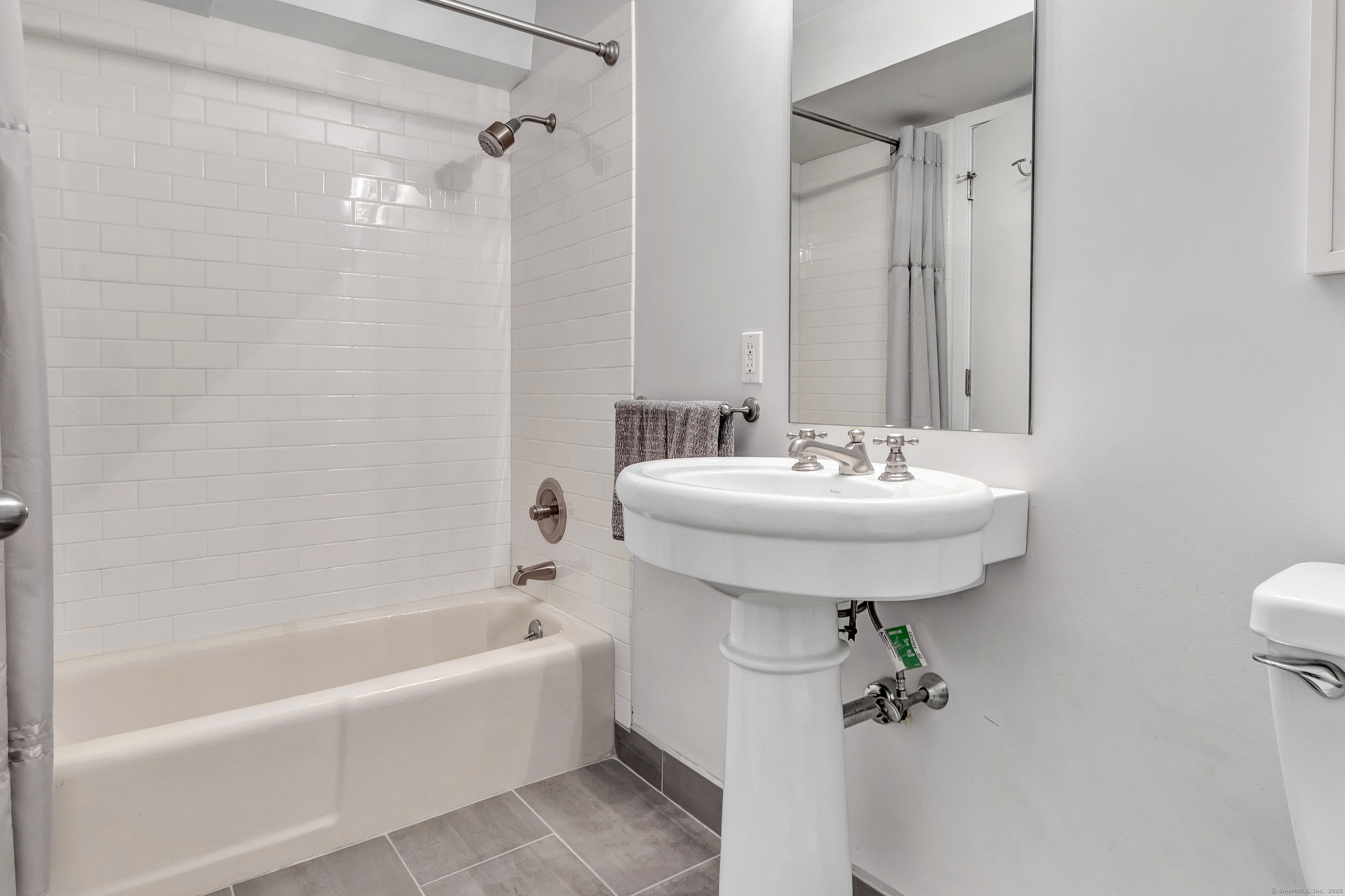 26 Cove Avenue, Unit 2D Norwalk, CT 06855 - Photo 22 of 33