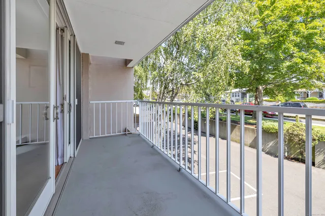 $799,000 | 26 Cove Avenue, Unit 2D, Norwalk, CT 06855