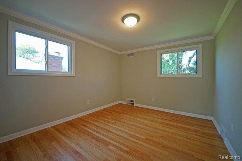 21473 River Road Grosse Pointe, MI 48236 - Photo 19 of 26 DSC02467.JPG