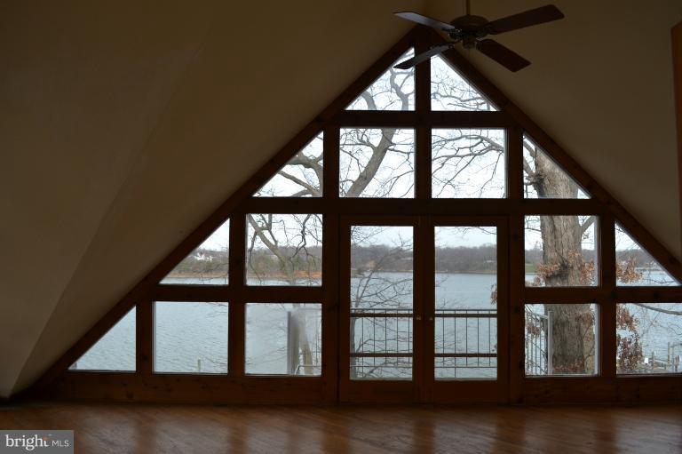 335 Cove Road Riva, MD 21140 - Photo 3 of 12 Bedroom (Master)