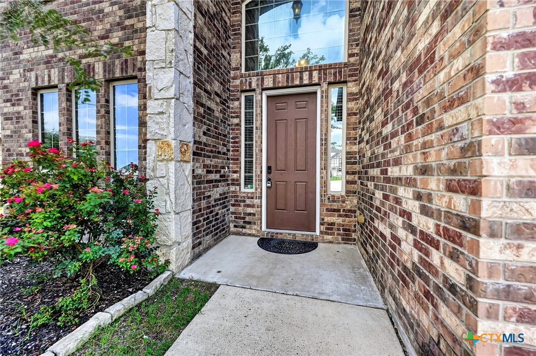 7905 Northgate Loop Temple, TX 76502 - Photo 4 of 39 Welcome Home to this beautiful home.