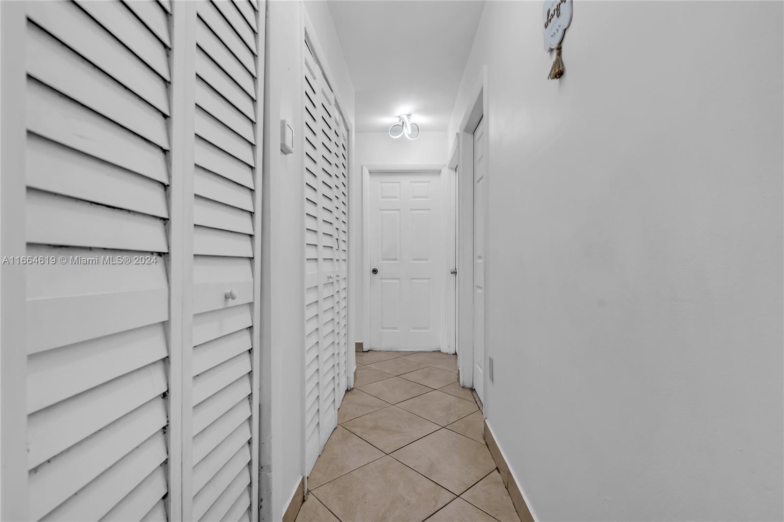 15831 Southwest 143rd Court Miami, FL 33177 - Photo 19 of 27 a view of a bathroom