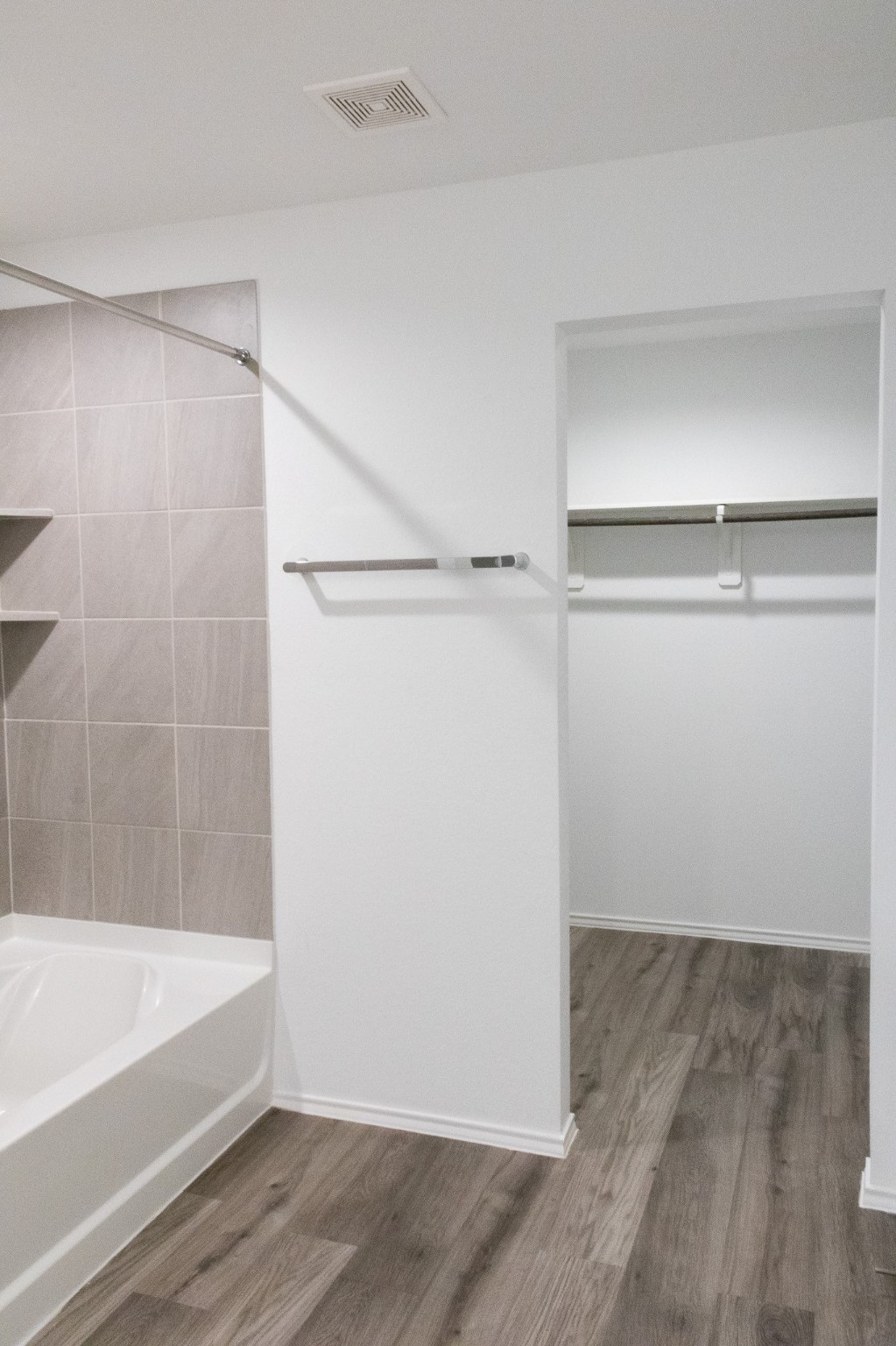 5342 Pinecliff Grove Court Spring, TX 77373 - Photo 18 of 27 a view of bathroom