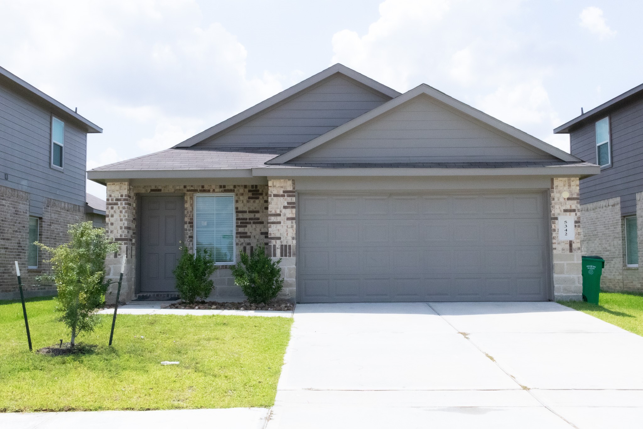 5342 Pinecliff Grove Court Spring, TX 77373 - Photo 2 of 27 a front view of house with a yard