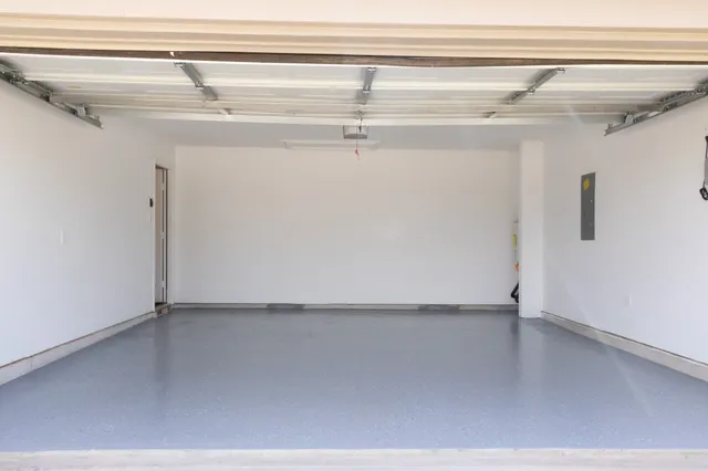 a view of a utility room