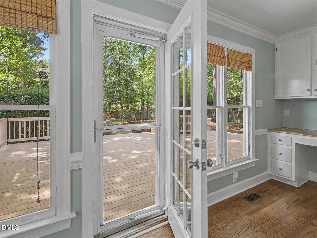 23-Deck Entry