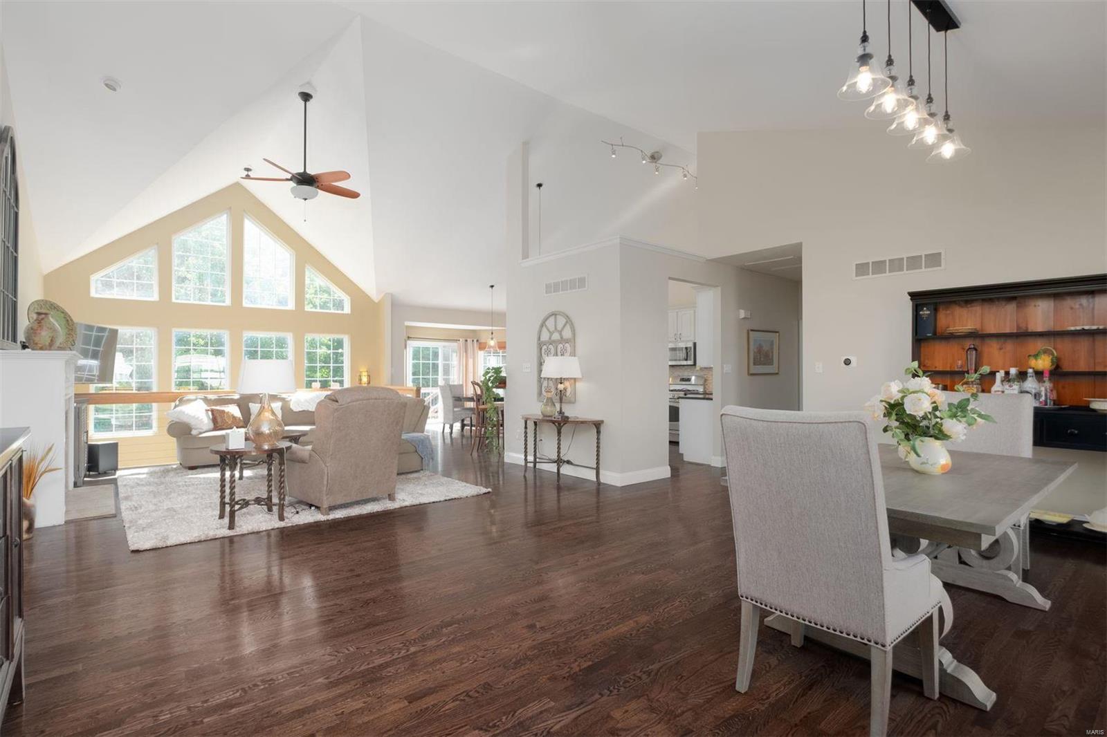 978 Stone Spring Drive Eureka, MO 63025 - Photo 5 of 36