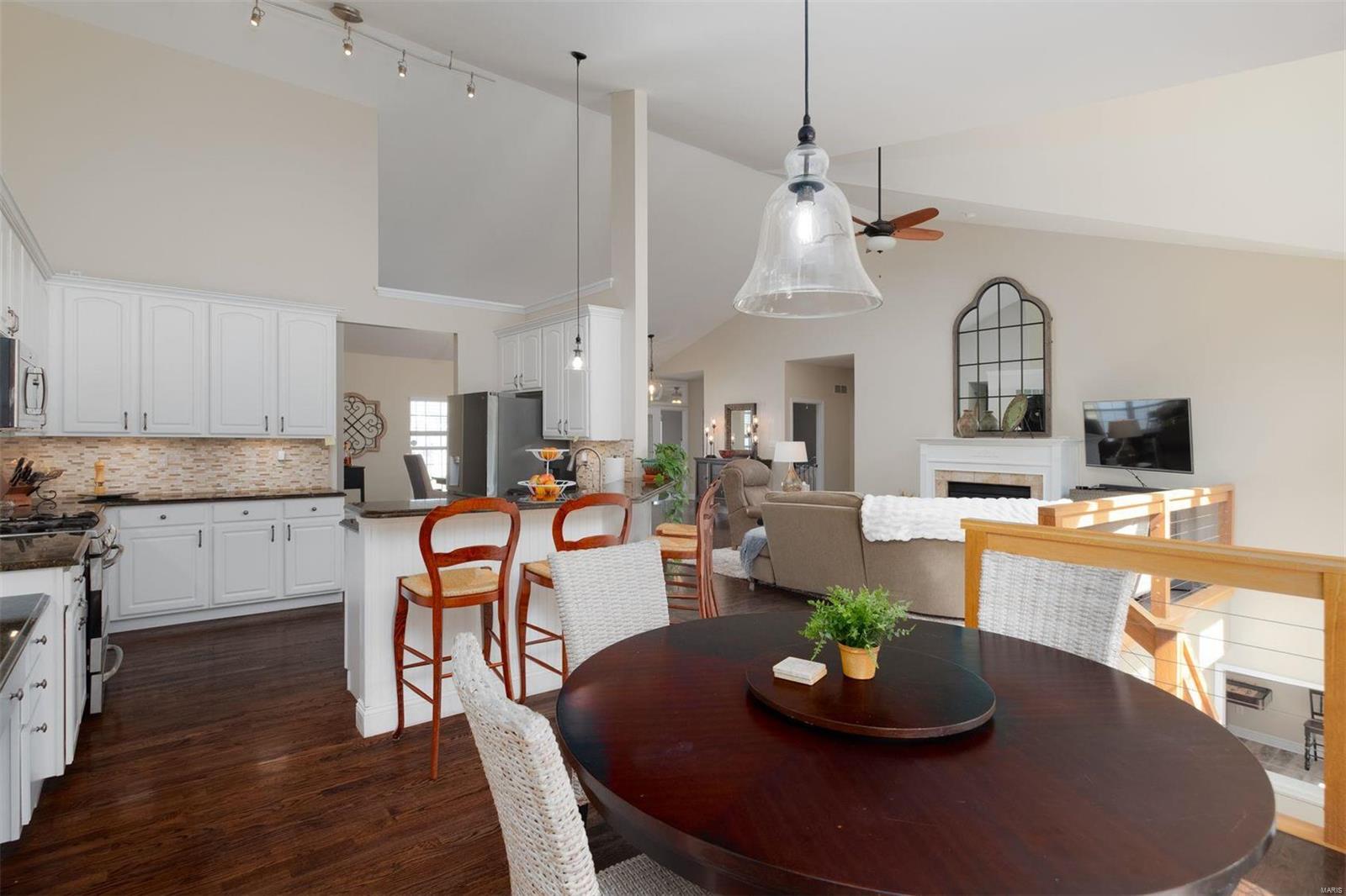 978 Stone Spring Drive Eureka, MO 63025 - Photo 6 of 36