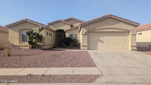 $2,300 | 5554 West Carriage Drive, Tucson, AZ 85742