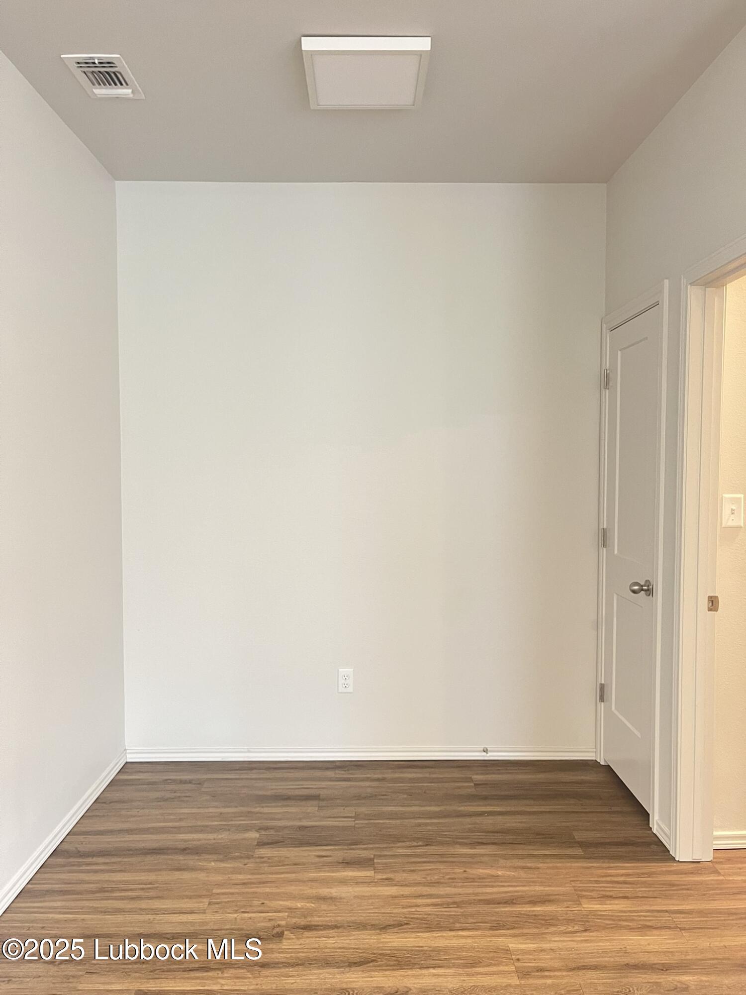 3421 49th Street, Unit B Lubbock, TX 79413 - Photo 4 of 13 IMG_7942