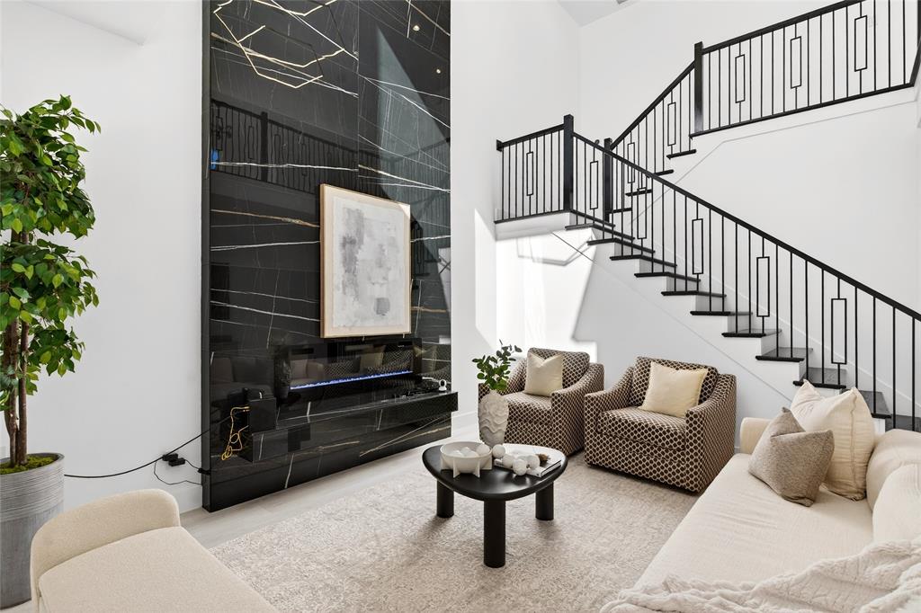 531 West Laureland Road Dallas, TX 75232 - Photo 7 of 38