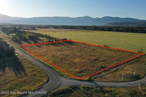 $2,850,000 | 175 Sylvia Drive, Jackson, WY 83001